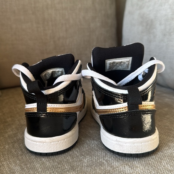 Kids Nike Jordan’s 8 C - Picture 4 of 4